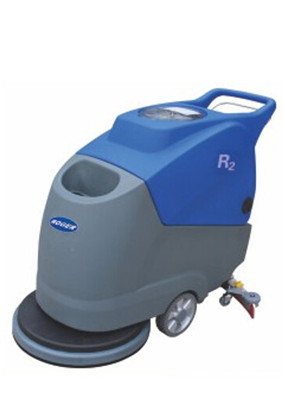 驾驶式洗地机清洁地面效率更高
